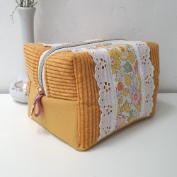 Trousse velours moutarde taille M