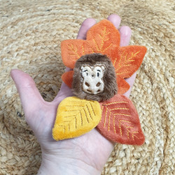 Duo hérissons et leurs feuilles