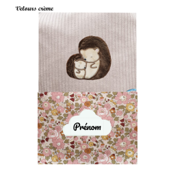 Protège carnet de santé câlin de hérisson