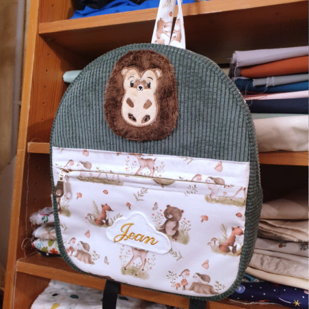 Hérisson tout doux pour aventures en pleine nature