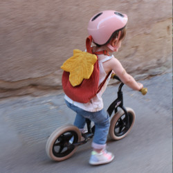 Sac à dos crèche et maternelle personnalisable brodé prénom rabat feuille érable fabriqué en Provence