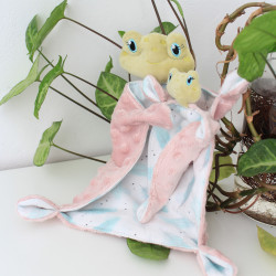 Doudou maman grenouille et son bébé fait main en Provence