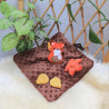Doudou plat renard roux brodé de feuilles d'arbre fabriqué en Provence
