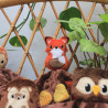 Doudou plat renard roux brodé de feuilles d'arbre fabriqué en Provence