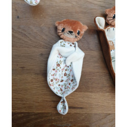 Minie loutre doudou bébé