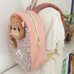 Sac à dos loutre et son bébé crèche et maternelle personnalisable prénom brodé fabriqué en Provence