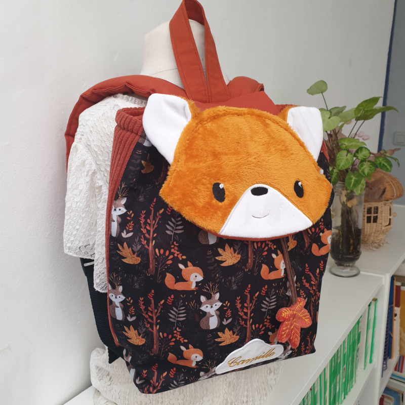 Sac à dos coulissant renard roux enfant crèche et maternelle personnalisable prénom brodé fabriqué en Provence