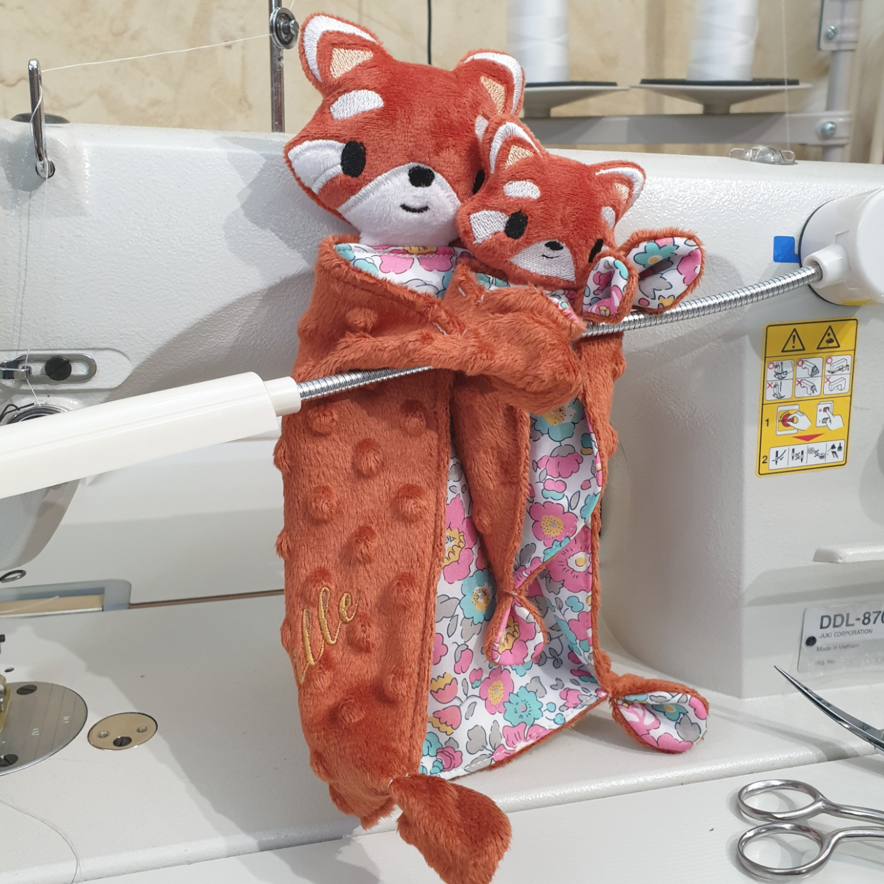 Duo de pandas roux Liberty rose